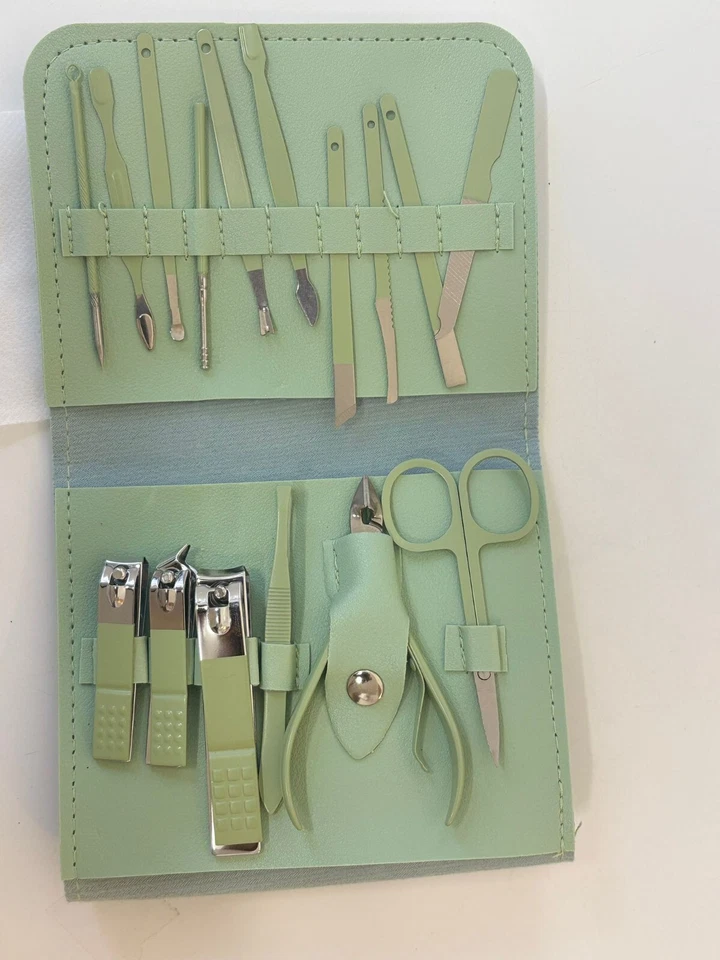 MANICURE SET